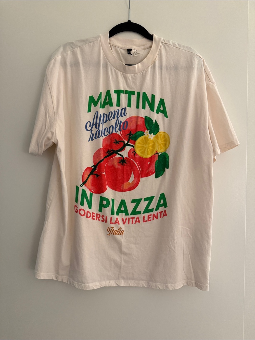 H&M Cream Graphic Tee with Red, Green & Yellow Print